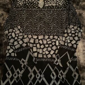Susan Graver Black and Gray Patterned Keyhole Top
